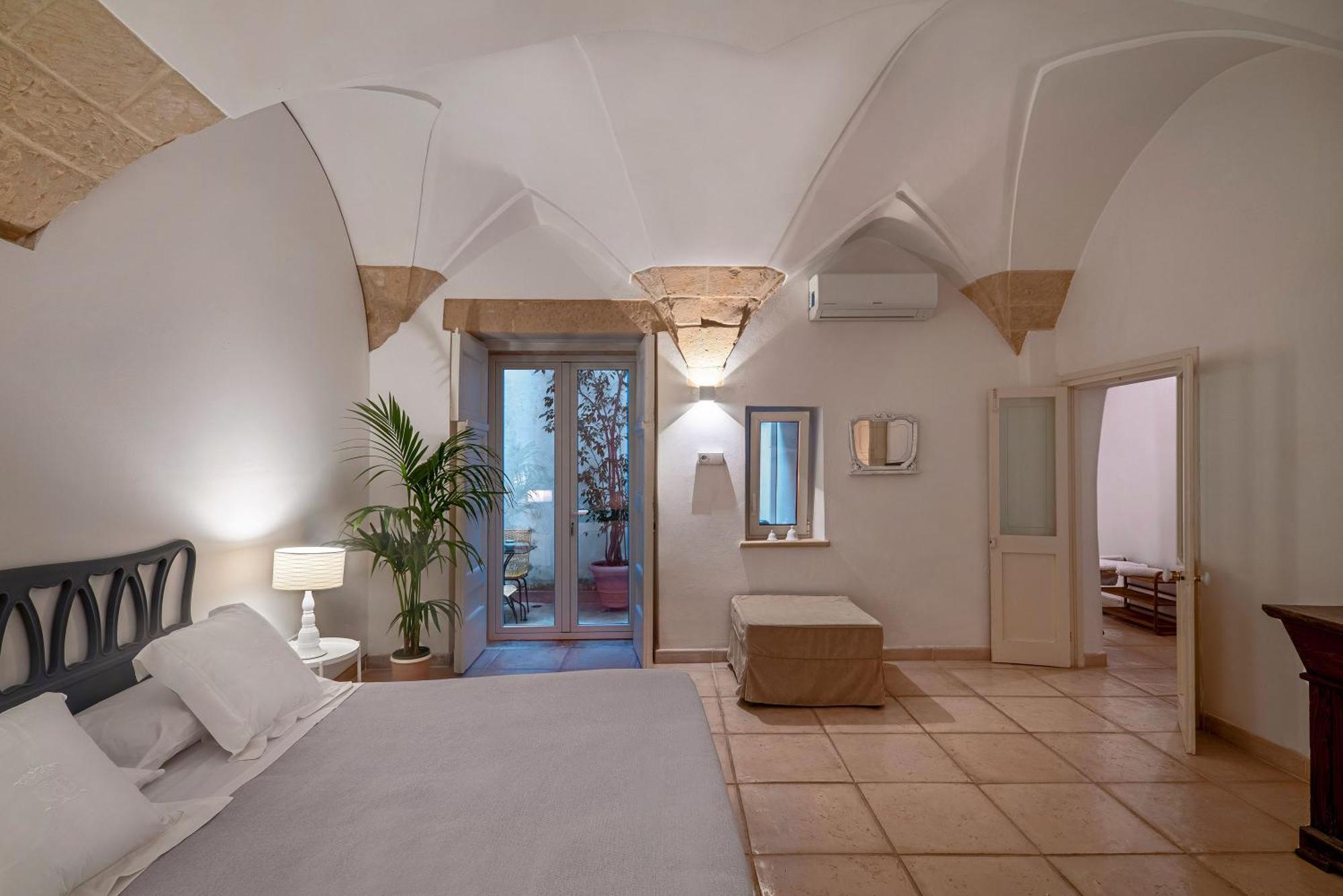 Corte Dei Romiti Apartment - Lecce Selection Exterior photo